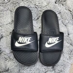 Nike Black and White Slide Sandals Sz 9